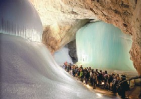 氷の洞窟ツアーのイメージ